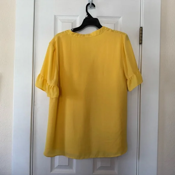 THE LIMITED Yellow Blouse Size Large Ruffle Sleeve V-Neck Pleated Front Top - Picture 6 of 7